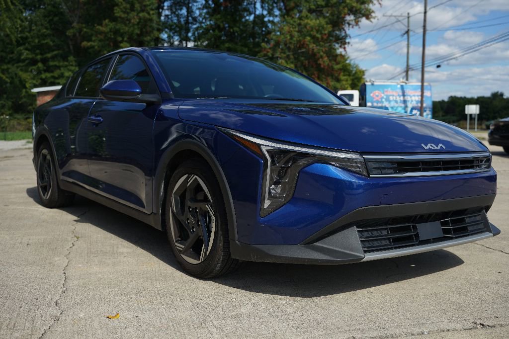 Used 2025 Kia K4 EX image 1