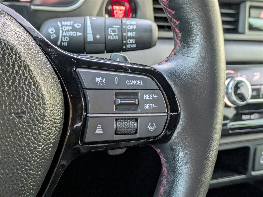 Used 2025 Honda Pilot Black Edition image 28