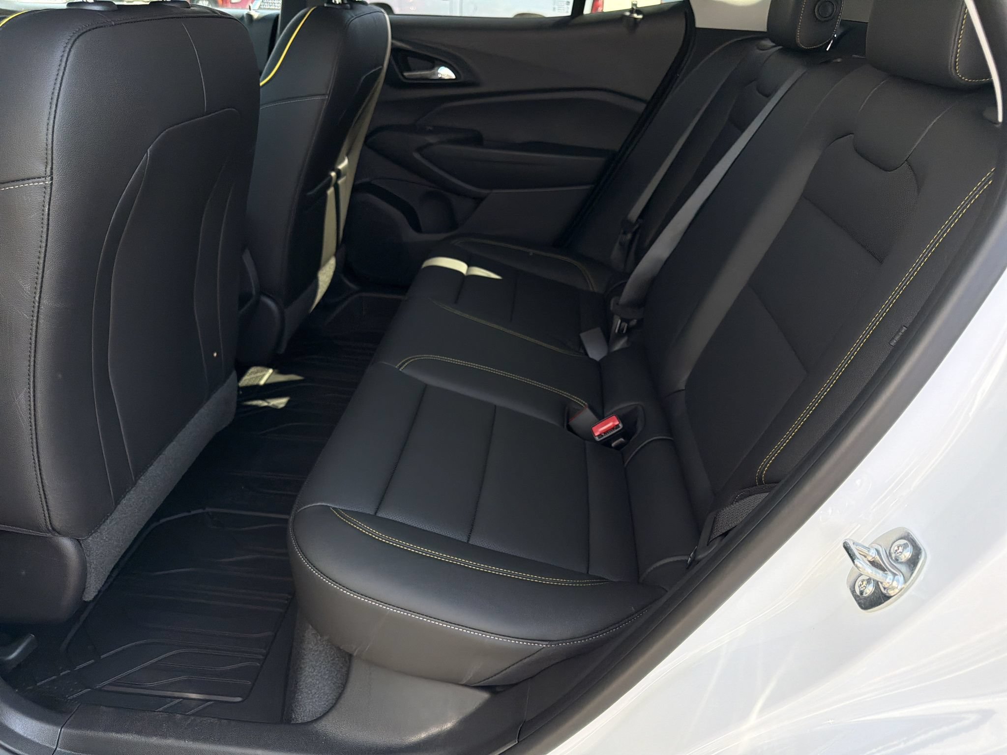 New 2026 Chevrolet Trax ACTIV w/ Sunroof Package FWD image 18