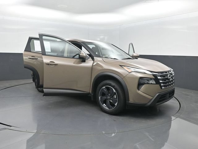 Used 2024 Nissan Rogue SV FWD image 38