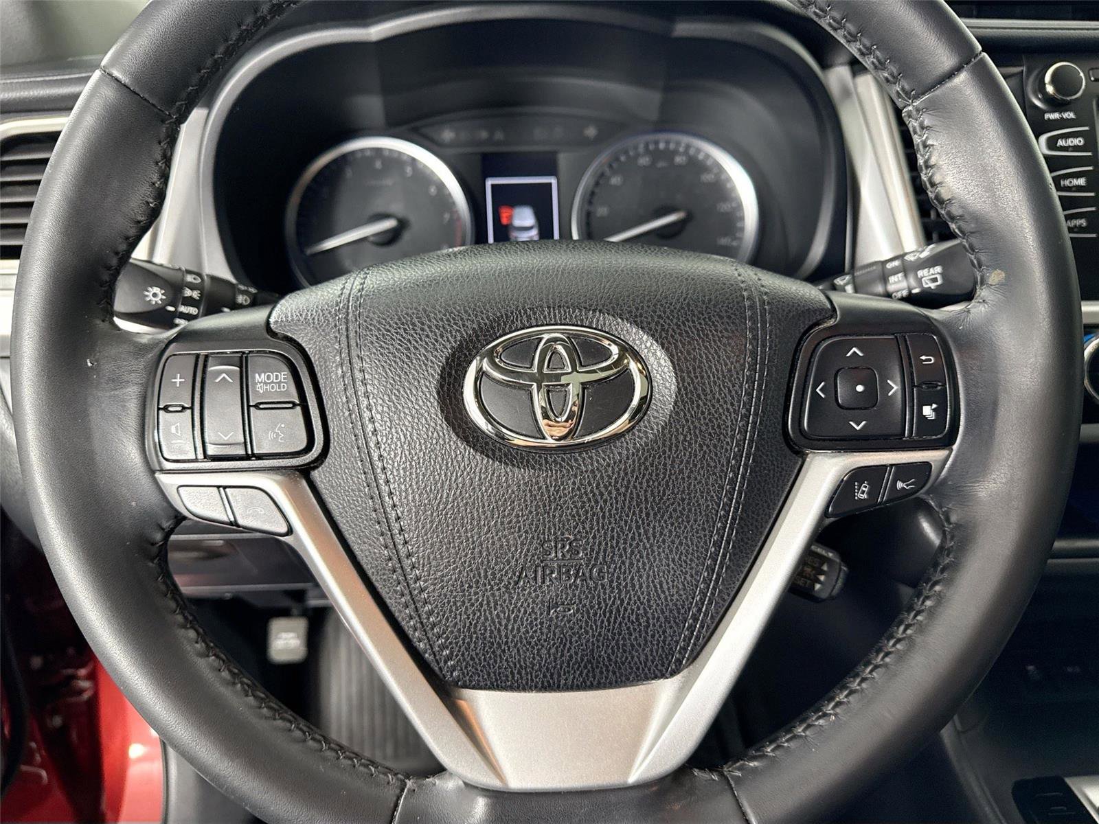 Used 2019 Toyota Highlander SE AWD/4WD image 16