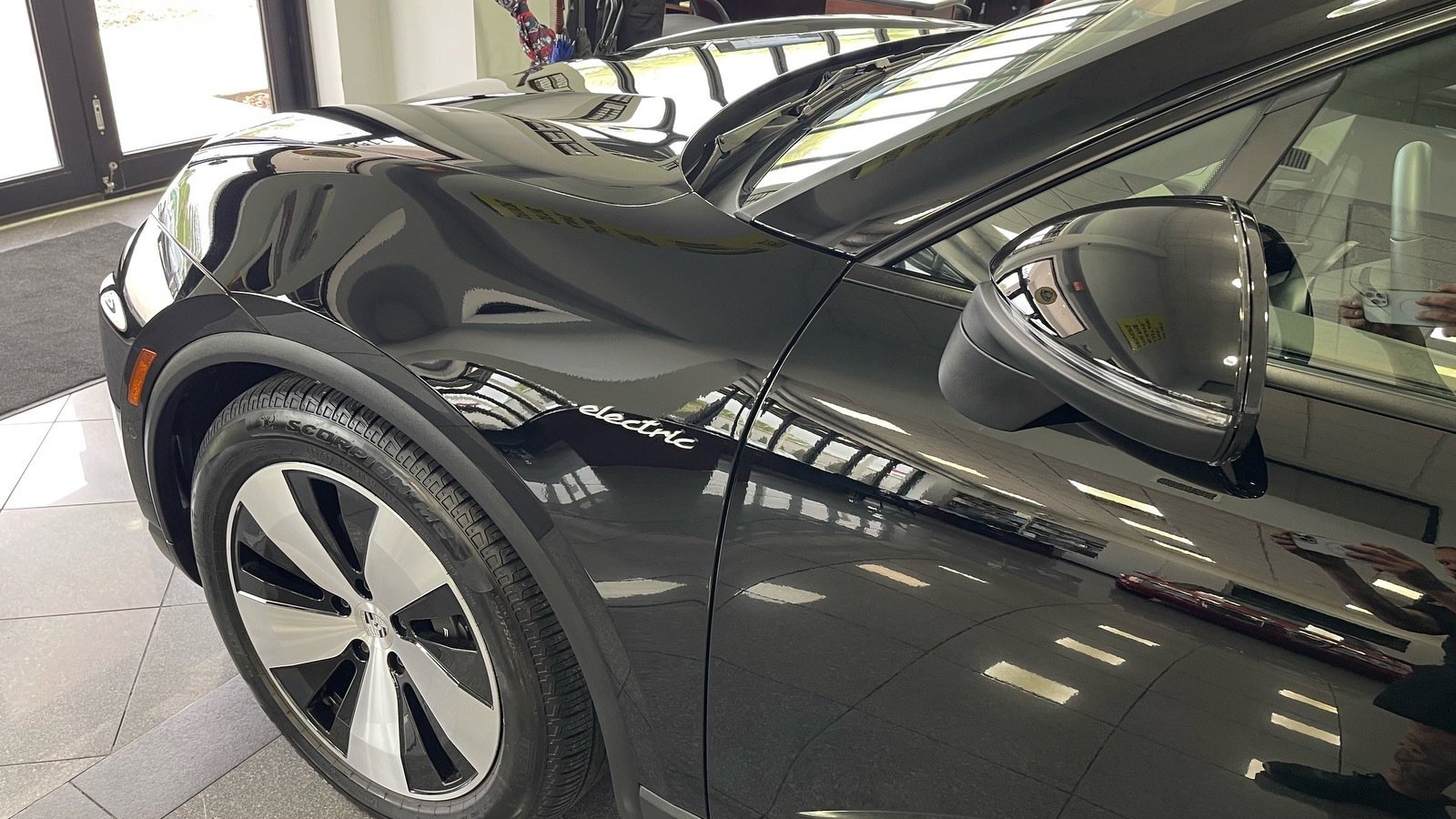 Used 2025 Porsche Macan Electric image 12