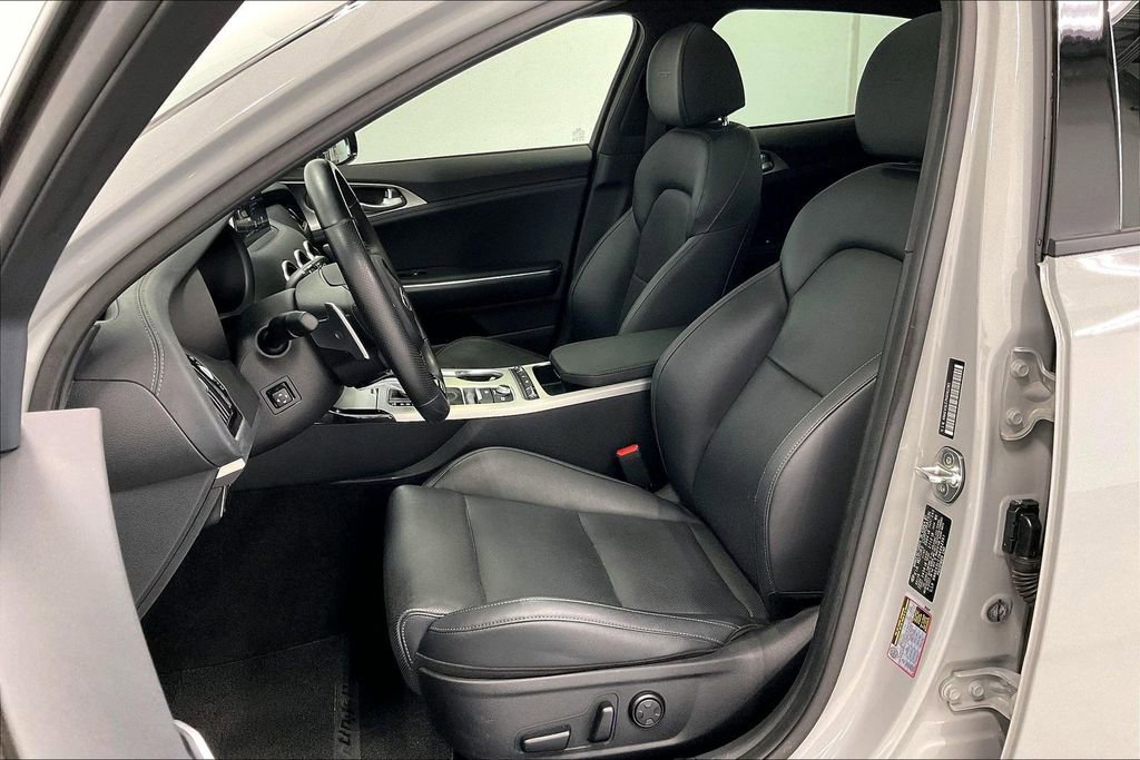 Used 2019 Kia Stinger GT1 RWD image 7