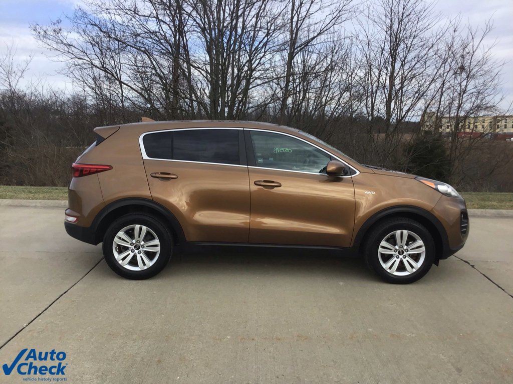 Used 2017 Kia Sportage LX image 2