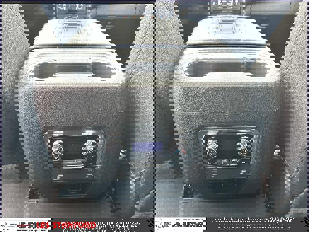 Used 2023 GMC Yukon AT4 w/ Technology Package image 17