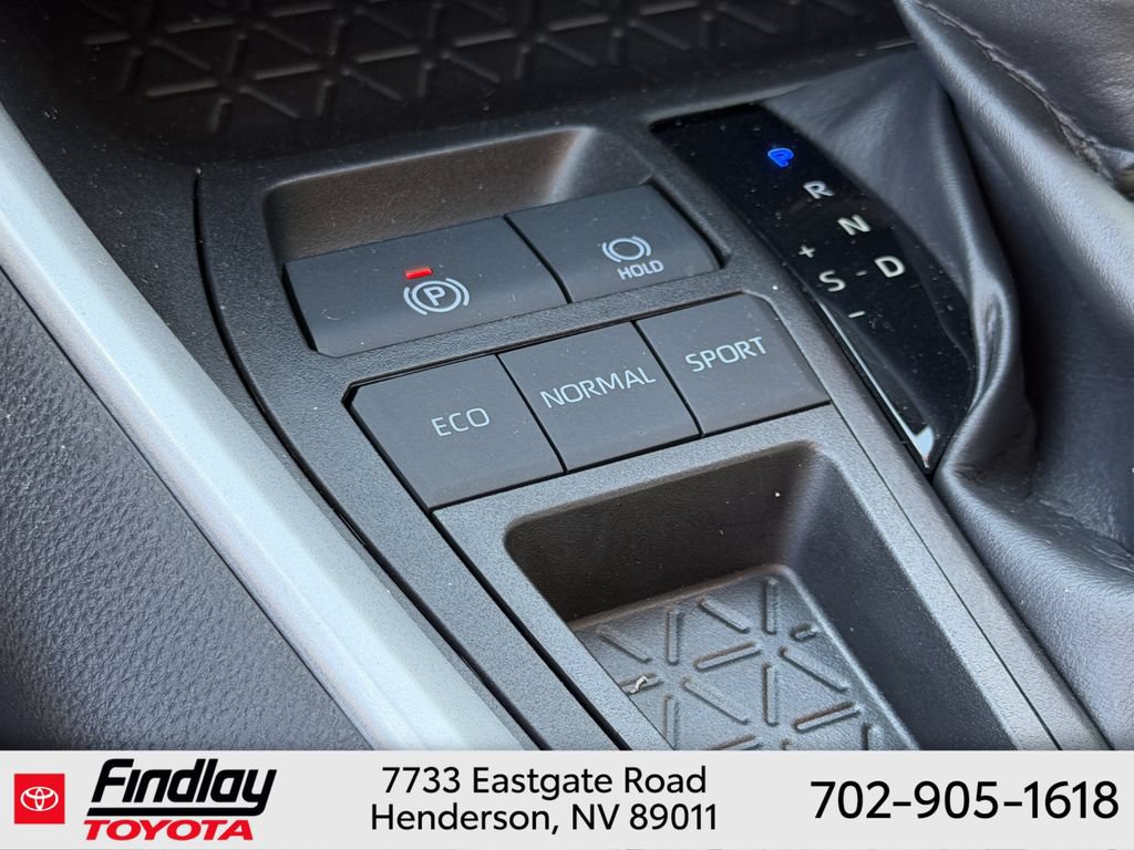 Used 2022 Toyota RAV4 LE w/ Carpet Mat Package (TMS) FWD image 30