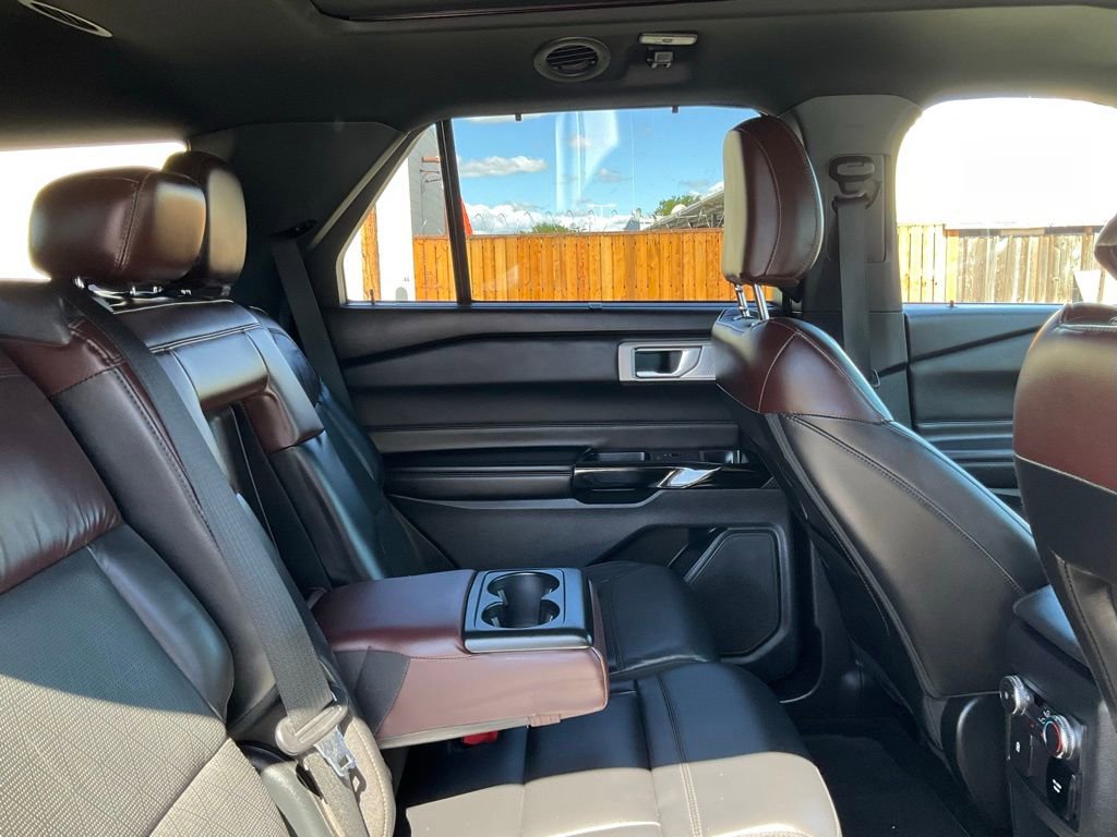 Used 2021 Ford Explorer Platinum w/ Equipment Group 601A image 31
