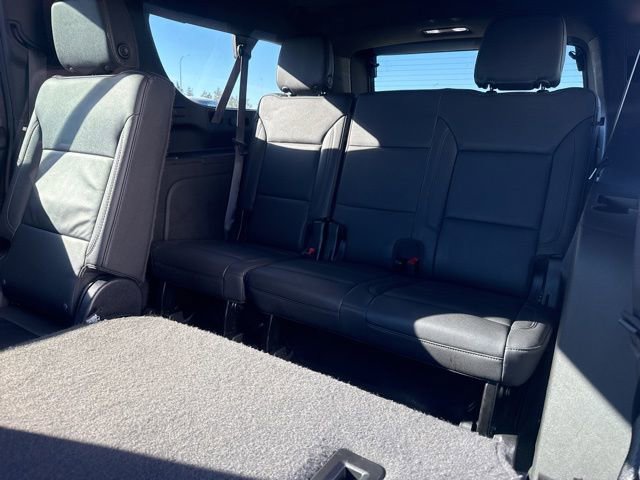 Used 2024 Chevrolet Suburban LT AWD/4WD image 17