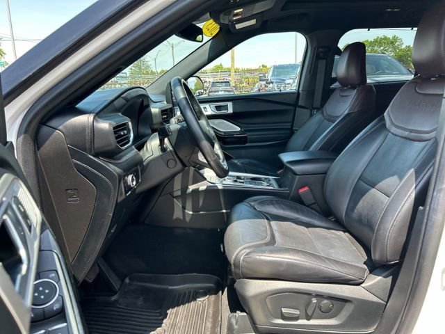 Used 2023 Ford Explorer Platinum w/ Technology Package AWD/4WD image 37