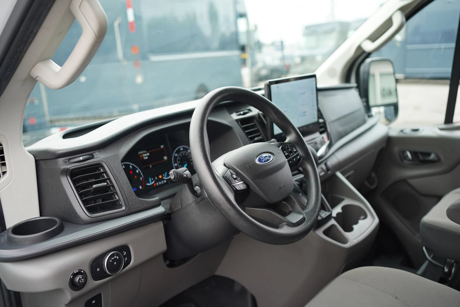 Used 2024 Ford Transit 350 XLT RWD image 23