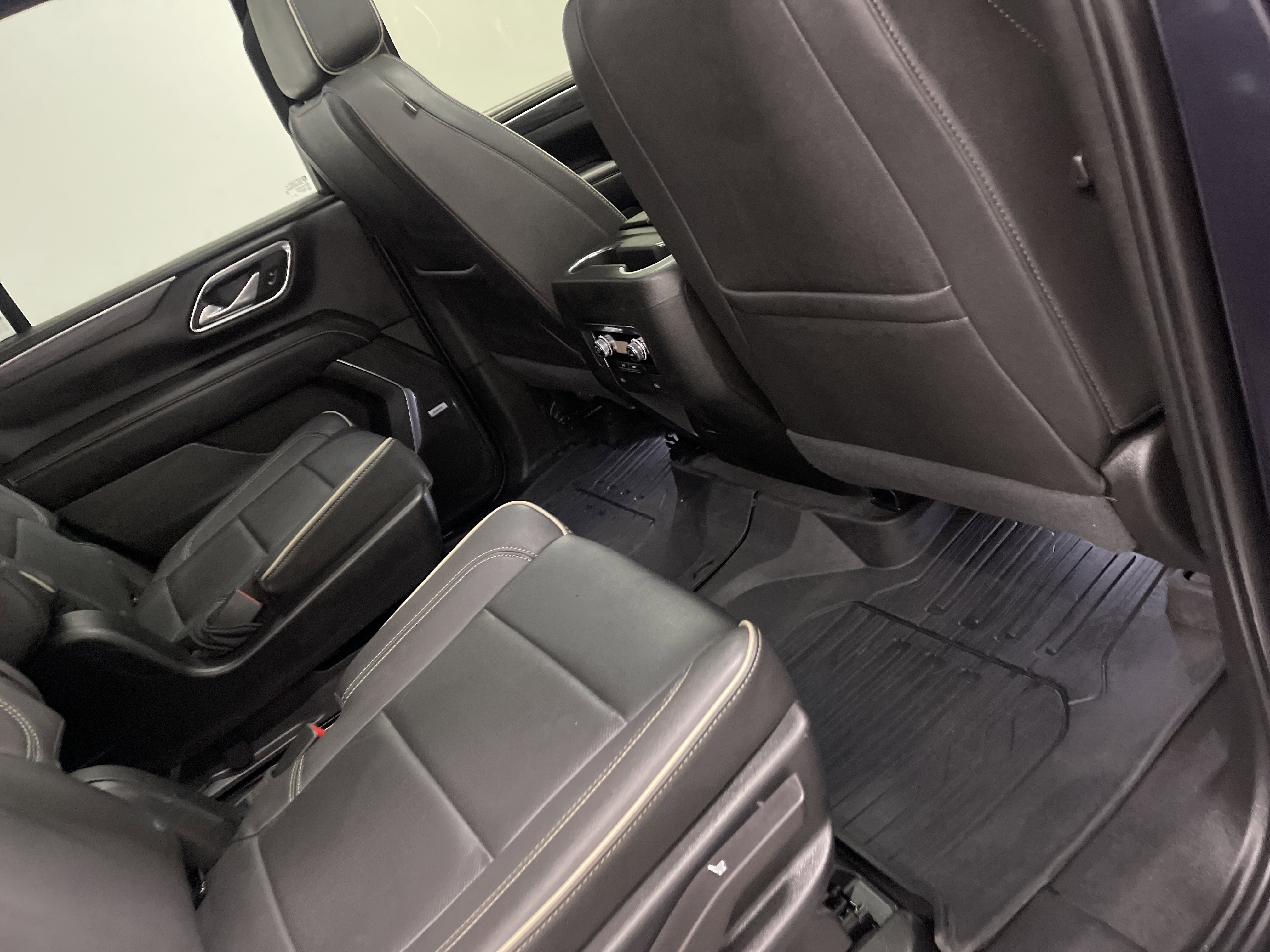 Used 2023 GMC Yukon SLT image 22