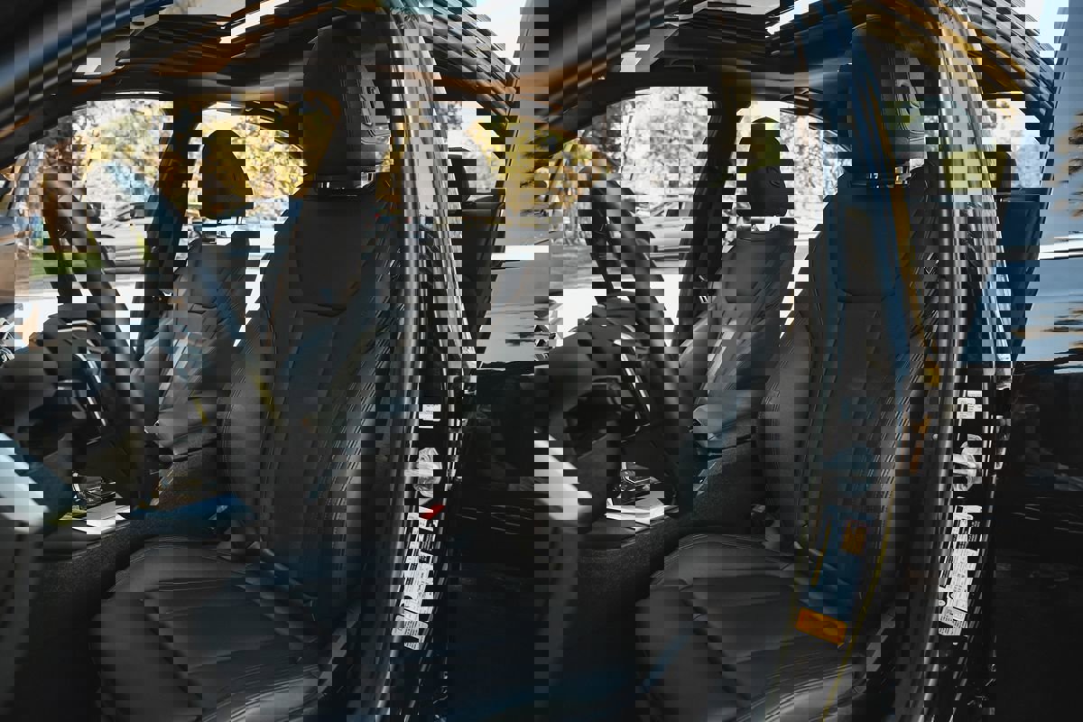 Used 2019 BMW 330i Sedan w/ Convenience Package image 16