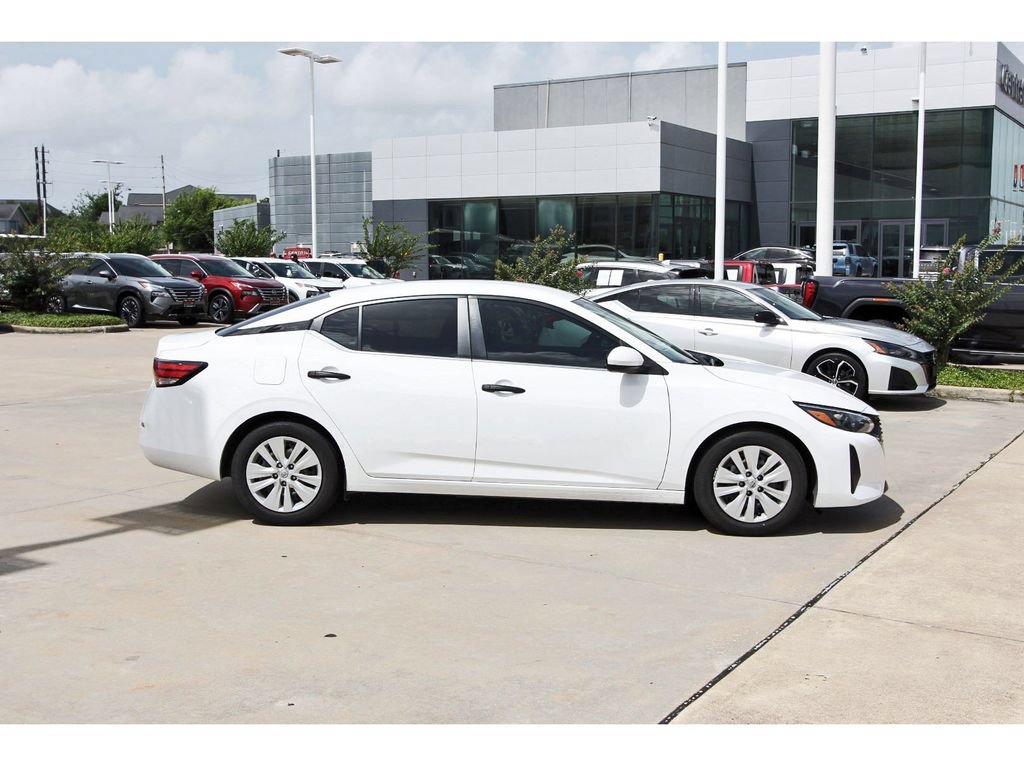 Used 2024 Nissan Sentra S FWD image 5