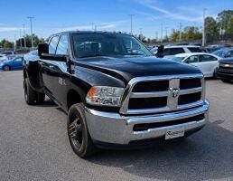 Used 2018 RAM 3500 SLT AWD/4WD image 9
