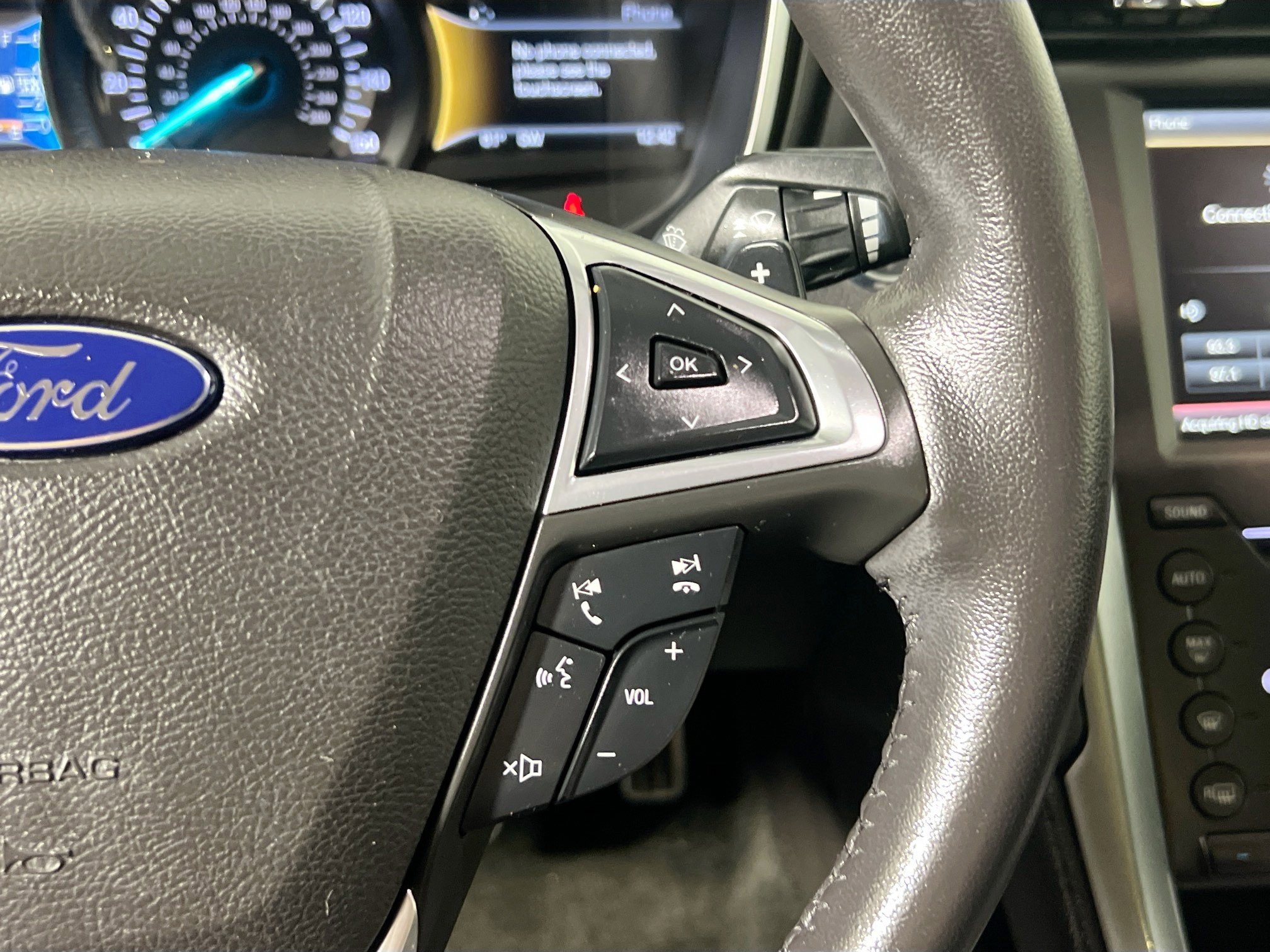 Used 2016 Ford Fusion Titanium FWD image 19