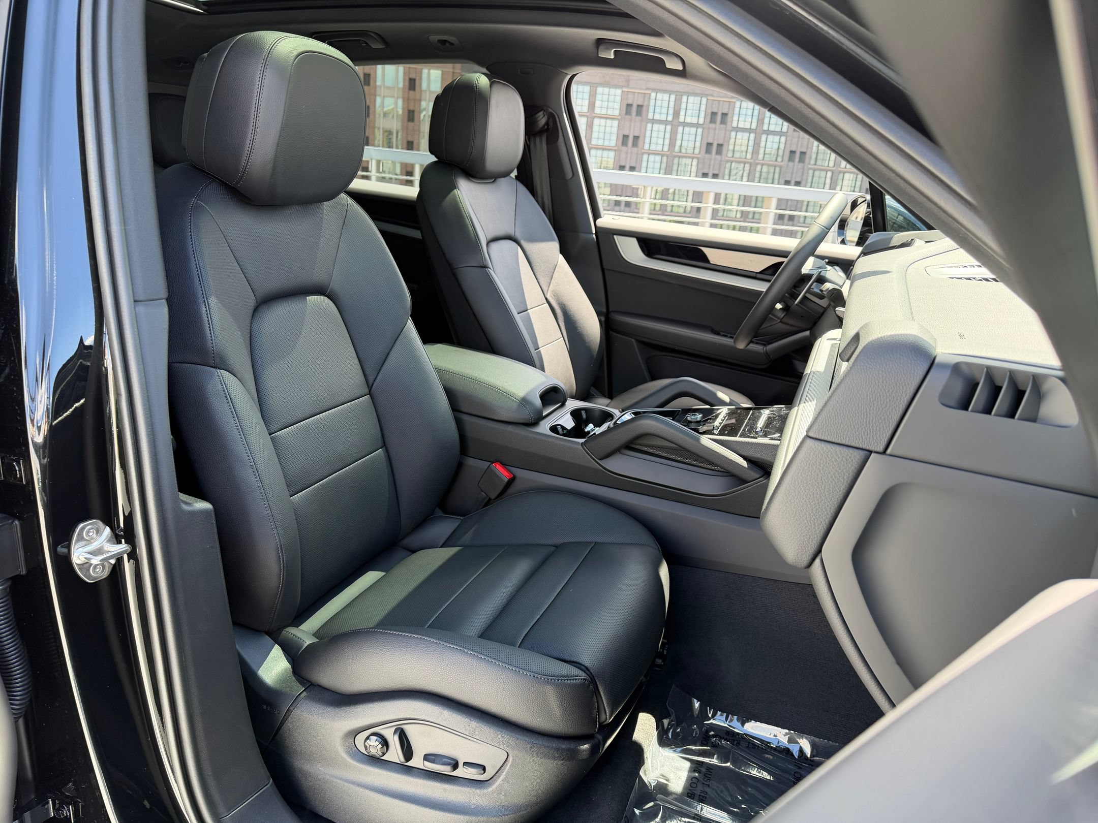 Used 2026 Porsche Cayenne AWD/4WD image 14