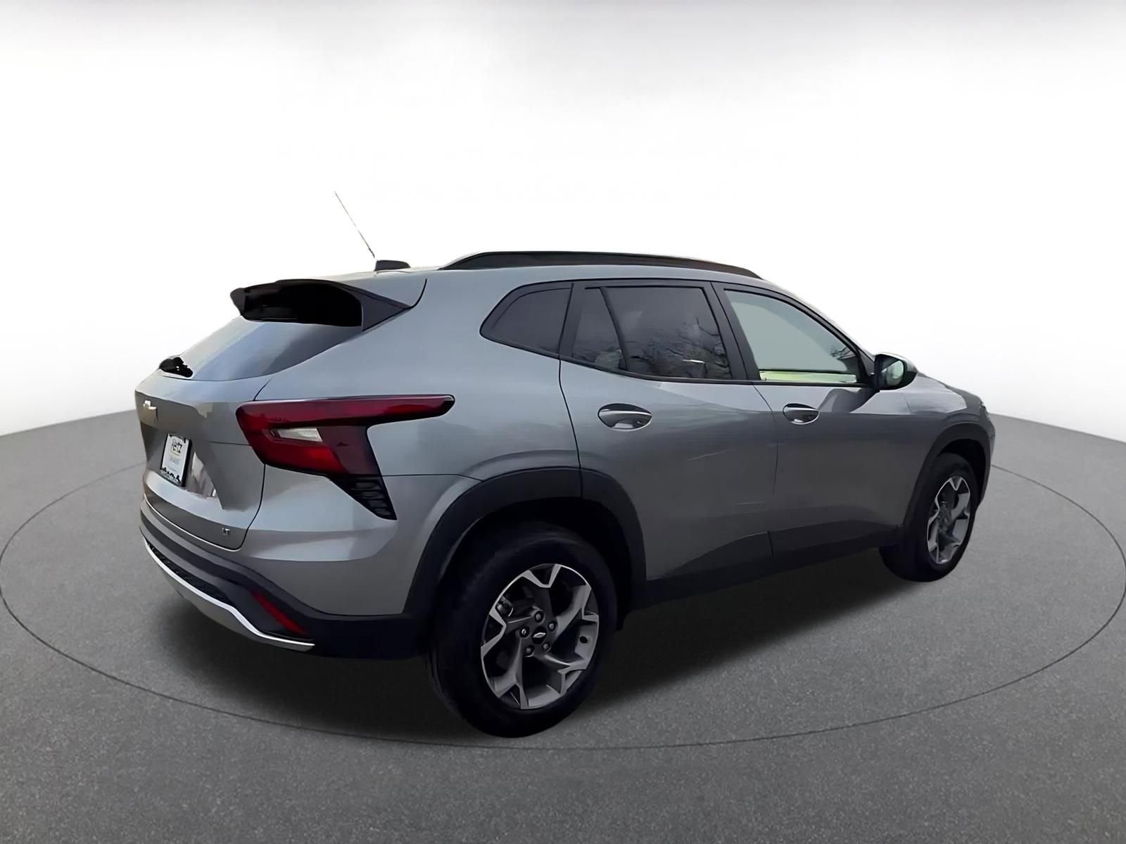 Used 2025 Chevrolet Trax LT image 15