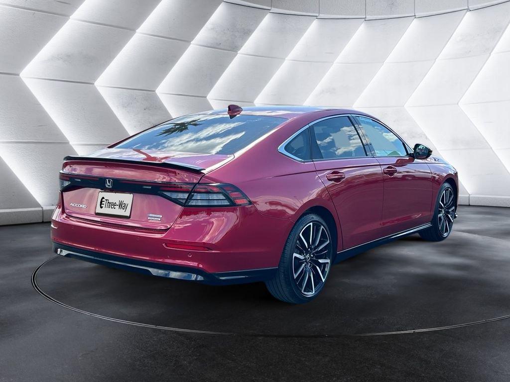 Used 2025 Honda Accord Touring image 5