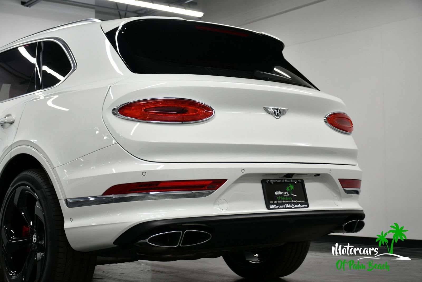 Used 2023 Bentley Bentayga AWD/4WD image 12