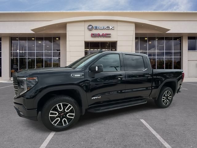 Used 2023 GMC Sierra 1500 AT4 w/ Technology Package AWD/4WD image 7