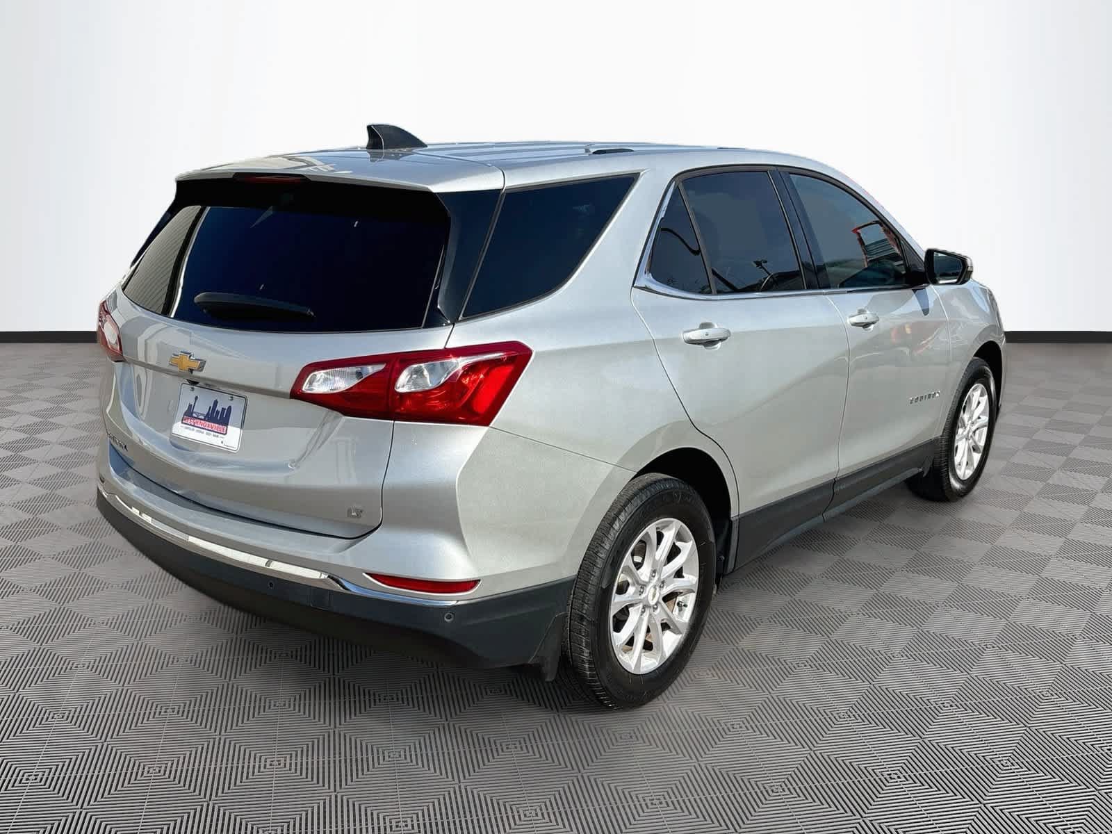 Used 2018 Chevrolet Equinox LT FWD image 5
