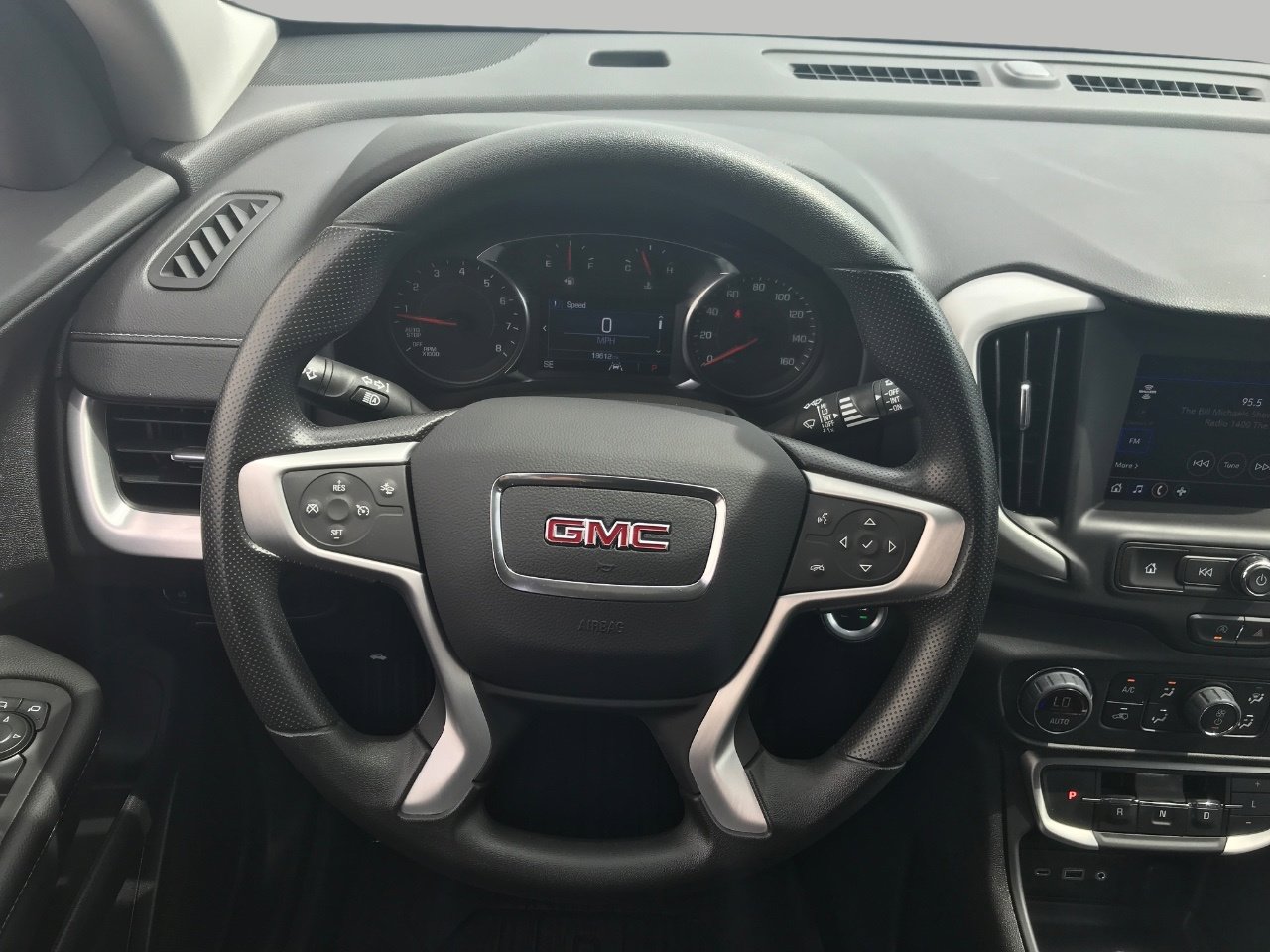 Certified 2024 GMC Terrain SLE w/ Driver Convenience Package AWD/4WD image 11