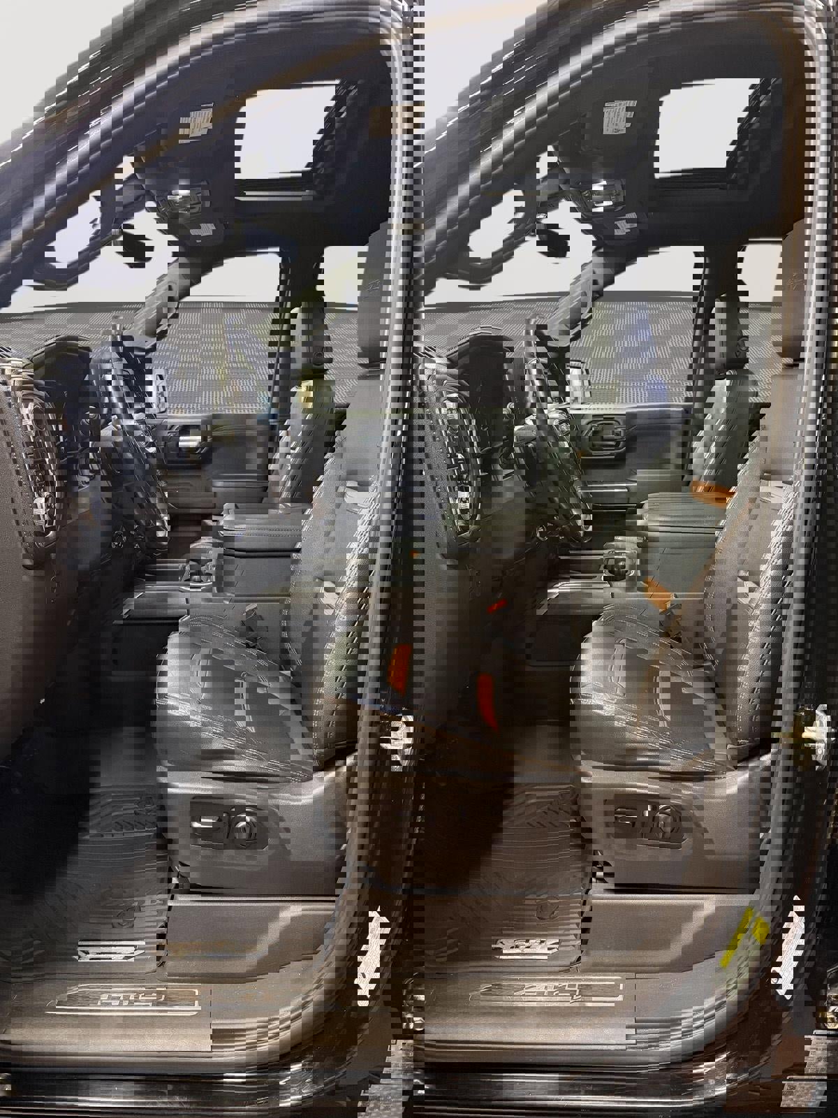 Used 2021 GMC Sierra 1500 AT4 w/ AT4 Premium Package image 8