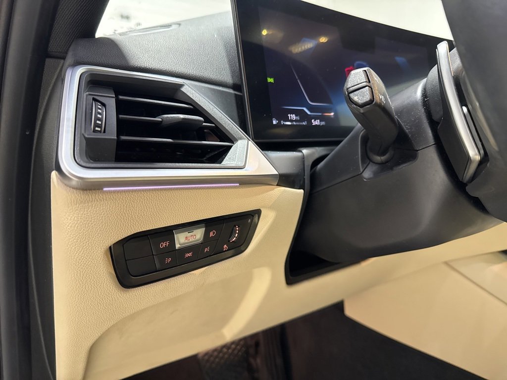 Used 2024 BMW 330i xDrive Sedan w/ Convenience Package image 17