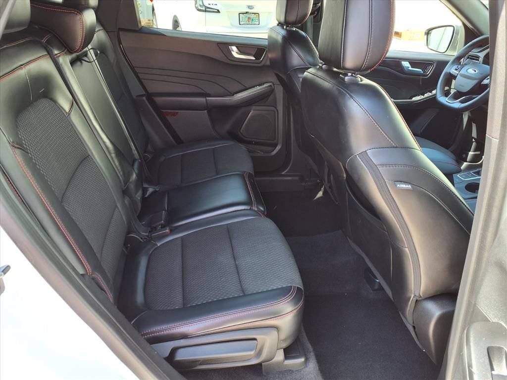 Used 2023 Ford Escape ST-Line FWD image 12