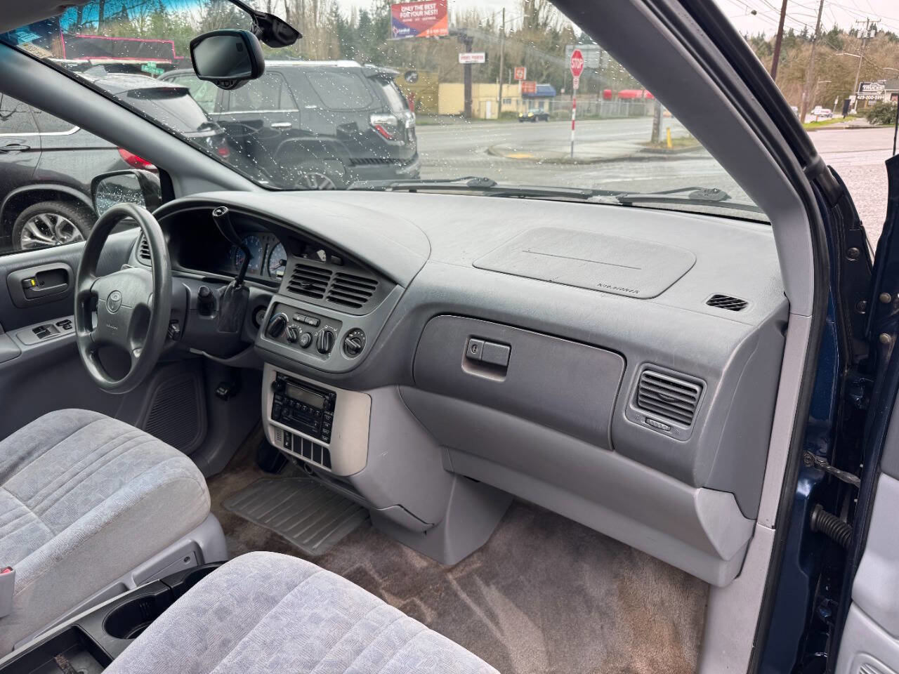 Used 2001 Toyota Sienna LE image 24
