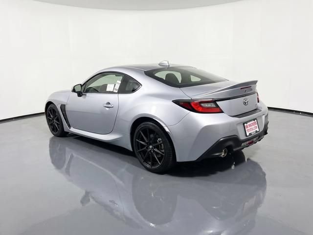 New 2025 Toyota GR86 Premium RWD image 5