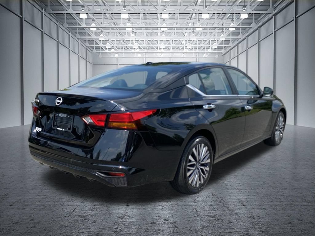 Certified 2025 Nissan Altima 2.5 SV FWD image 6