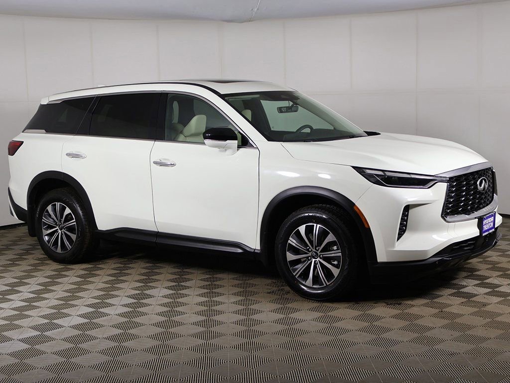 Used 2023 INFINITI QX60 Pure image 2