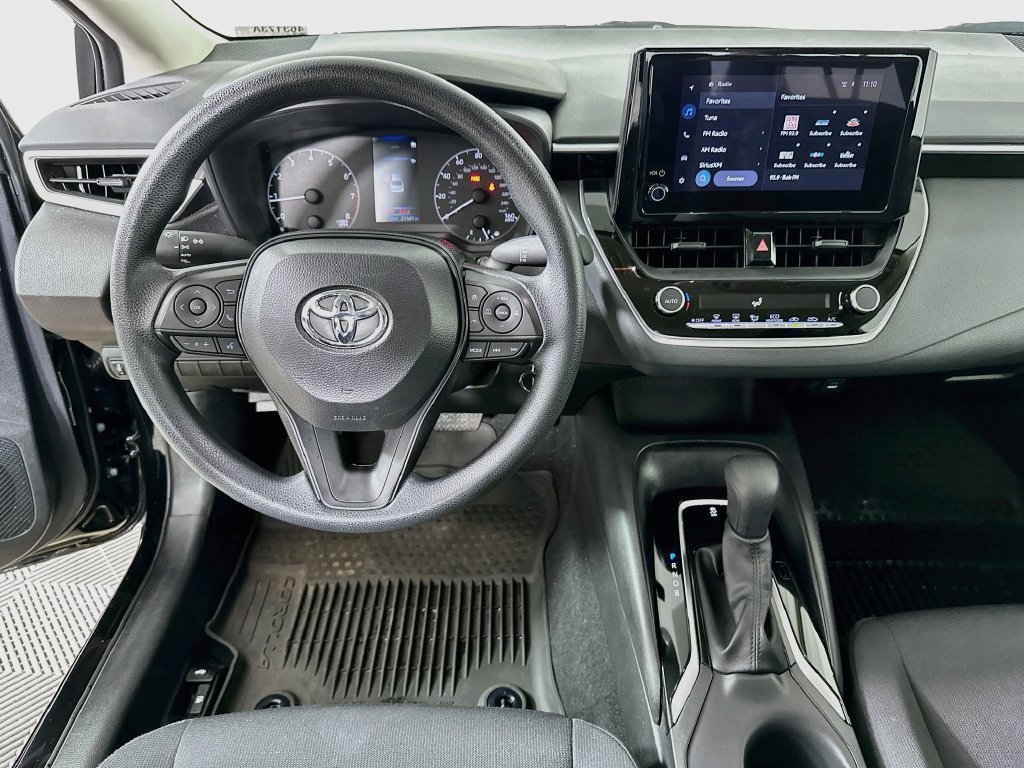 Used 2025 Toyota Corolla LE FWD image 19