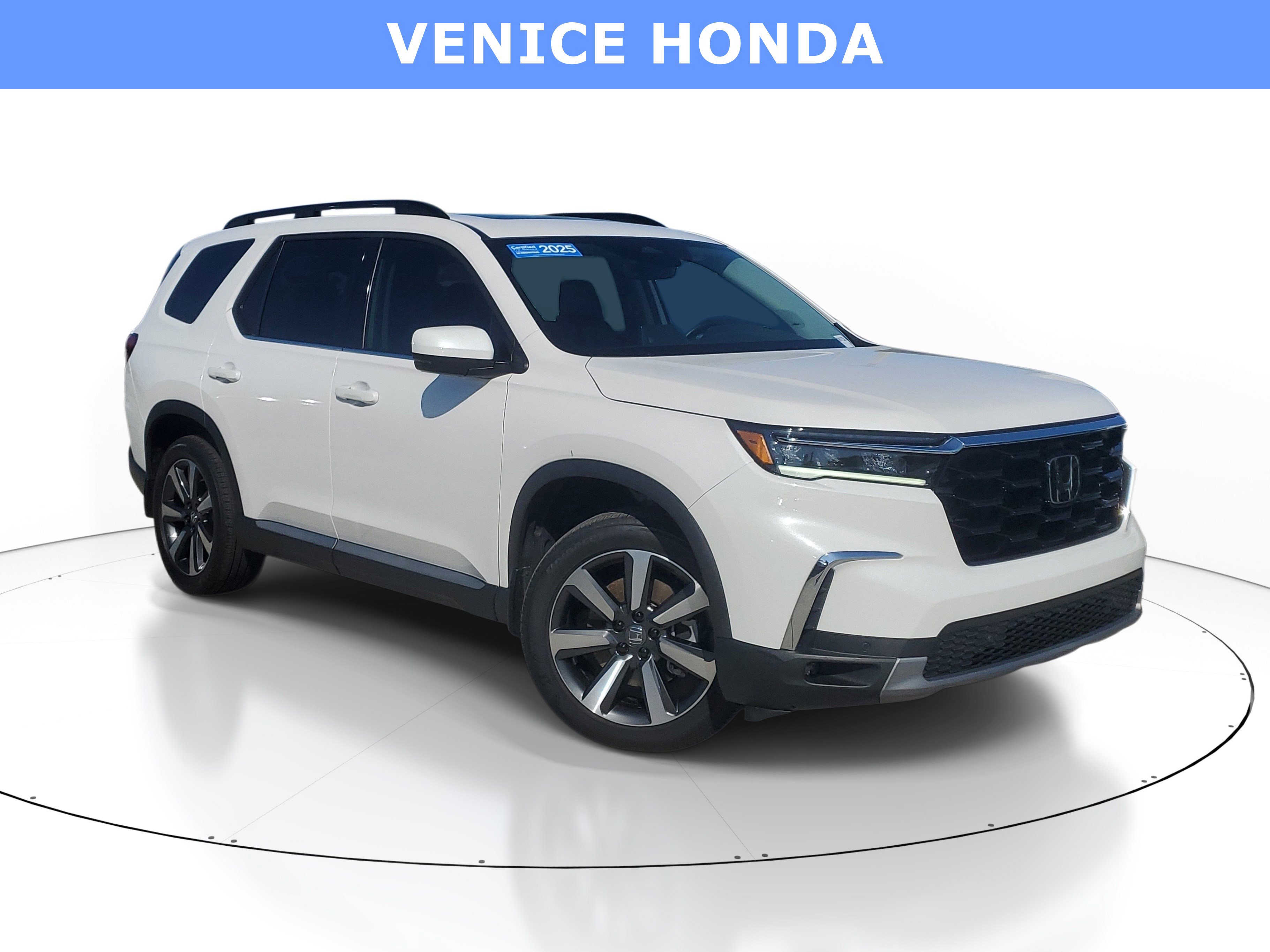 Certified 2025 Honda Pilot Touring