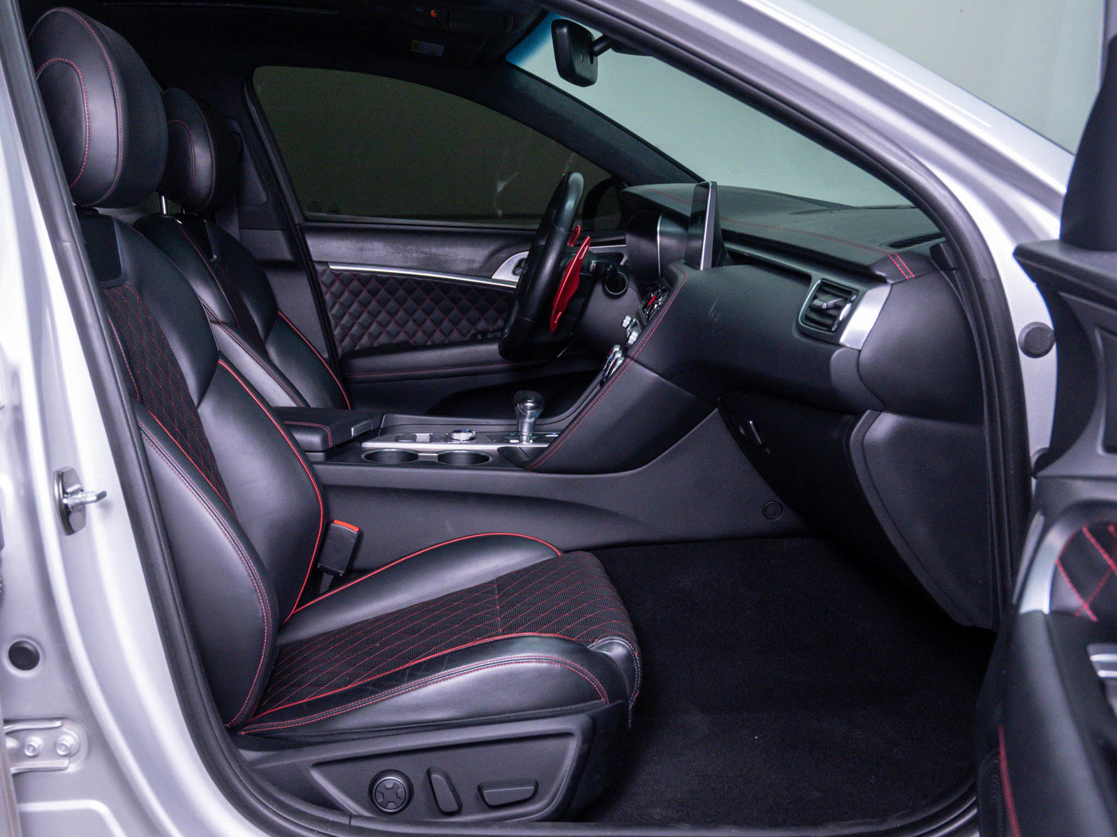 Used 2019 Genesis G70 3.3T Advanced w/ Sport Package AWD/4WD image 10