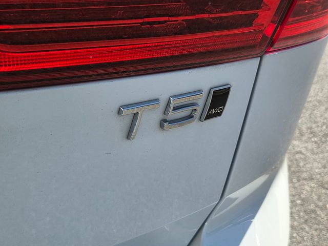 Used 2020 Volvo XC60 T5 Momentum w/ Protection Package image 9