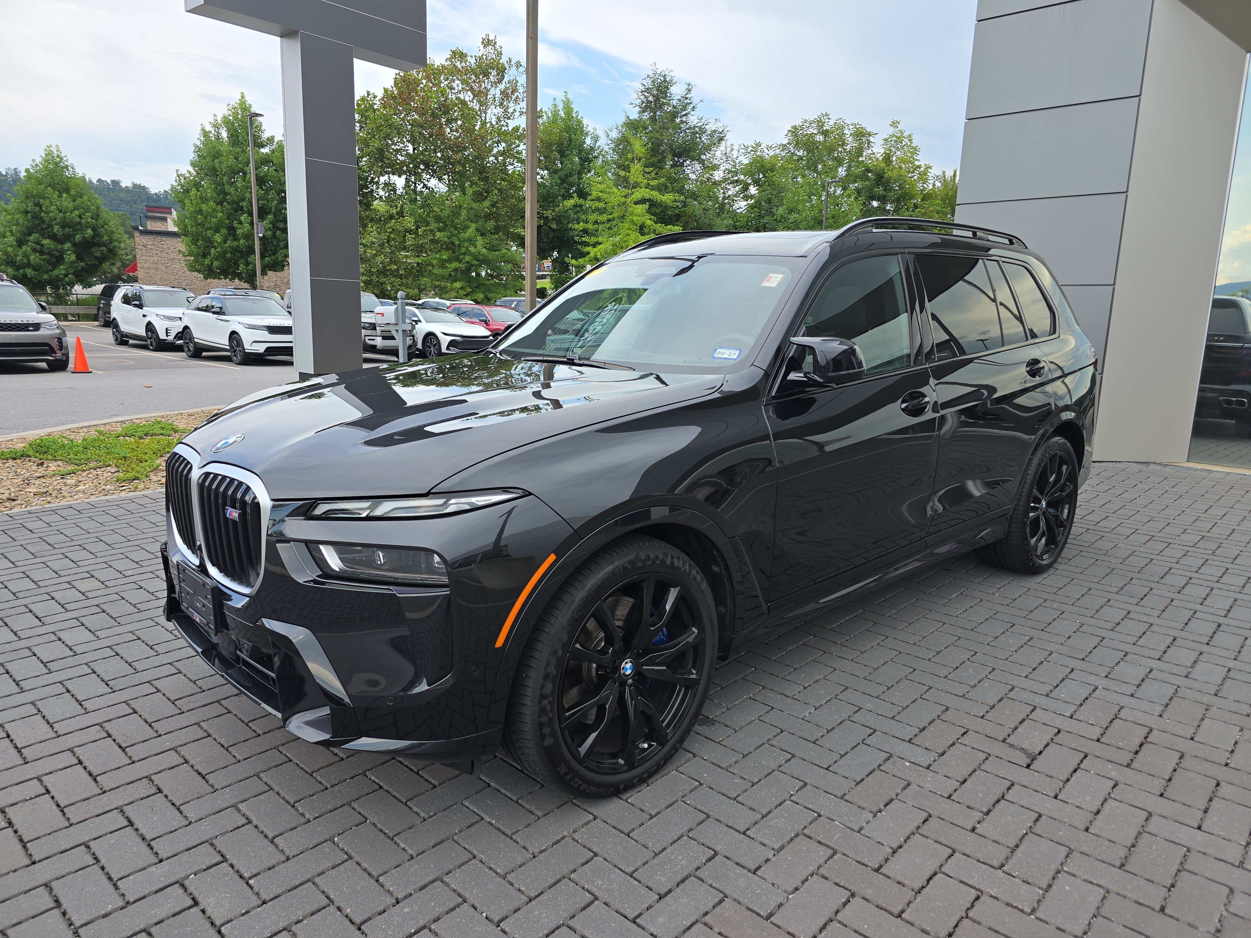 Used 2026 BMW X7 M60i AWD/4WD image 1