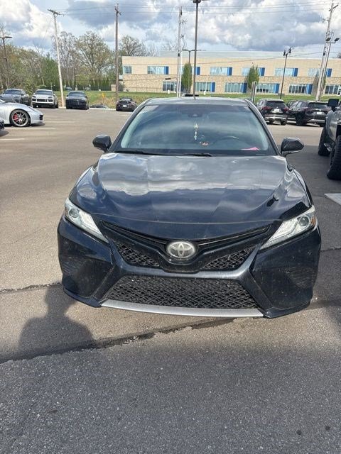 Used 2018 Toyota Camry XSE FWD image 7