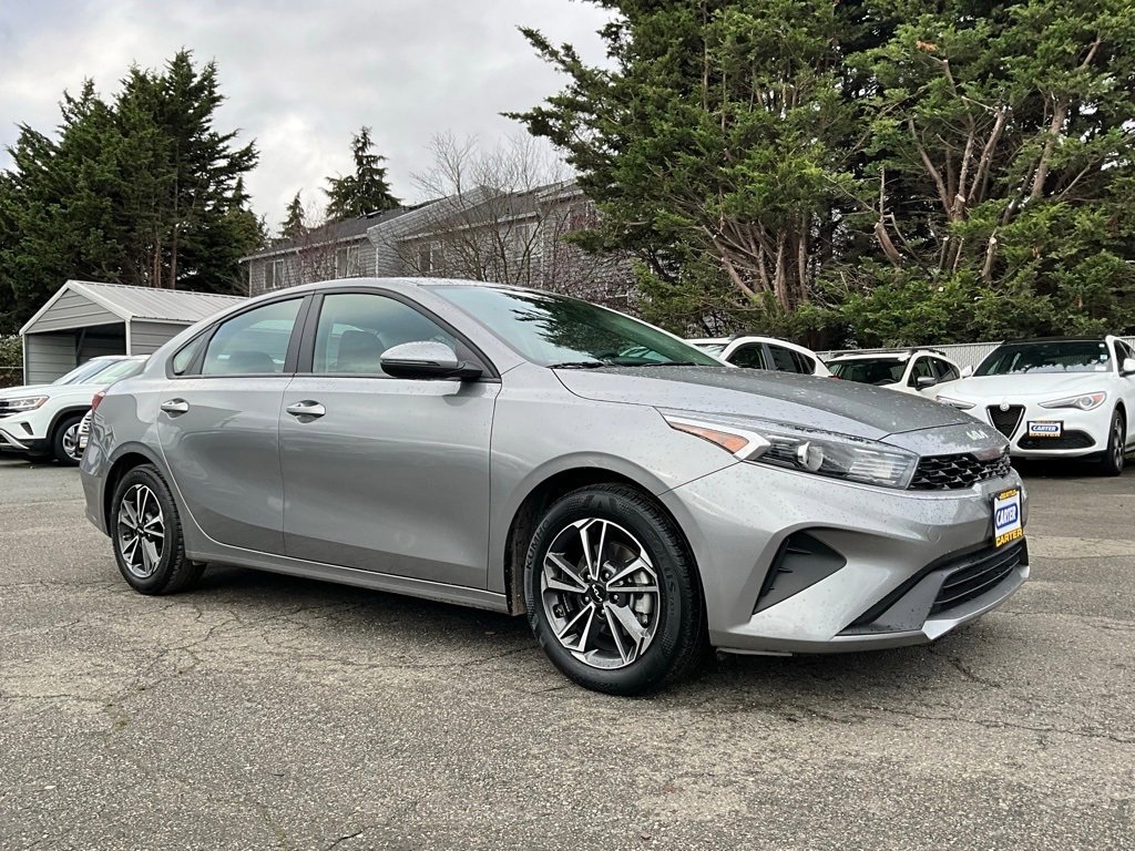 Used 2023 Kia Forte LXS w/ LXS Technology Package image 2