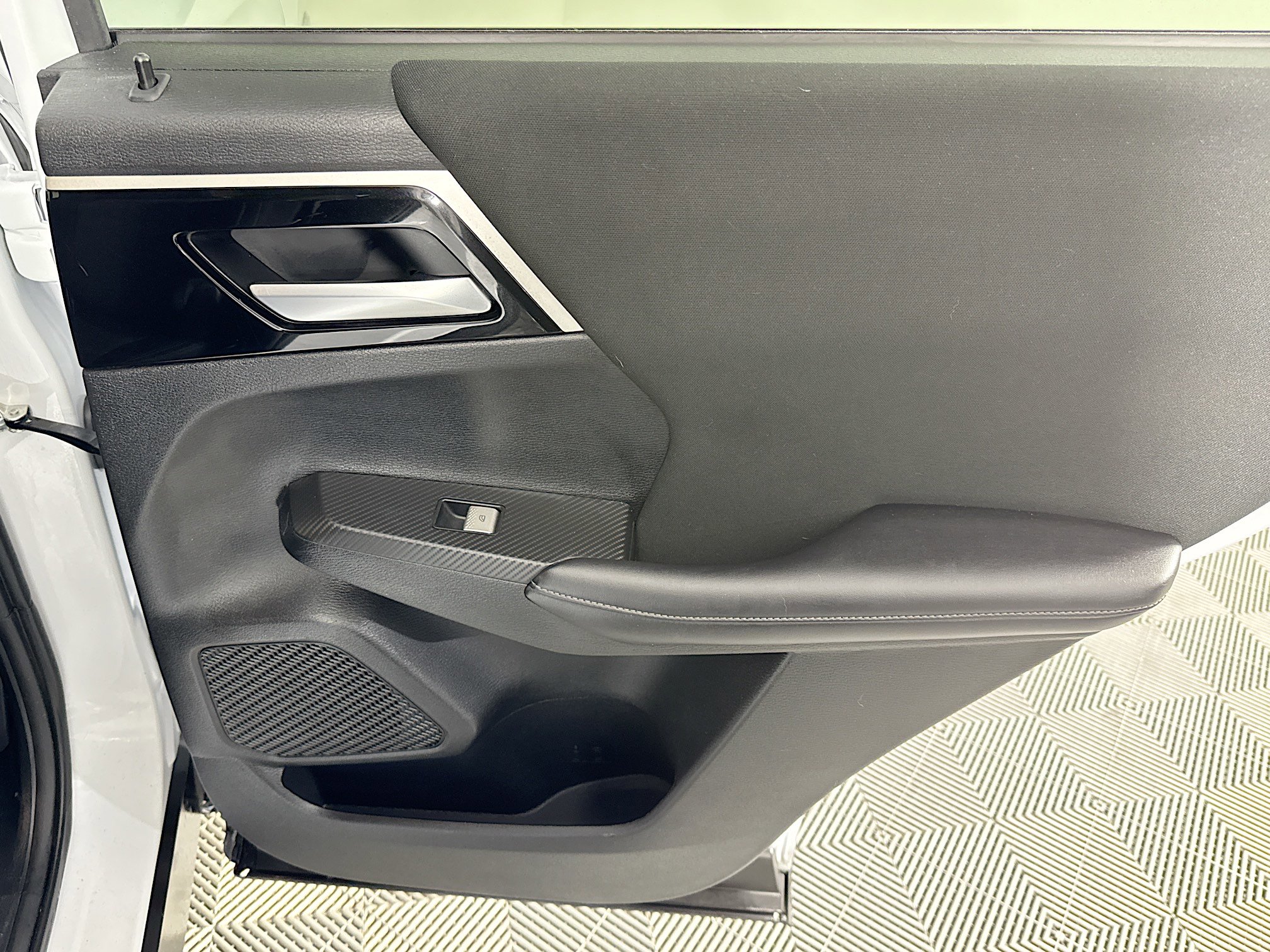 Used 2024 Mitsubishi Outlander ES image 27