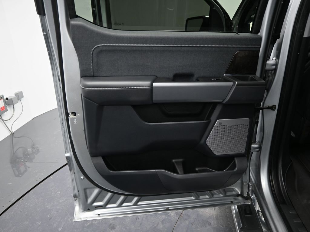 Used 2023 Ford F150 Lariat w/ Max Trailer Tow Package image 14