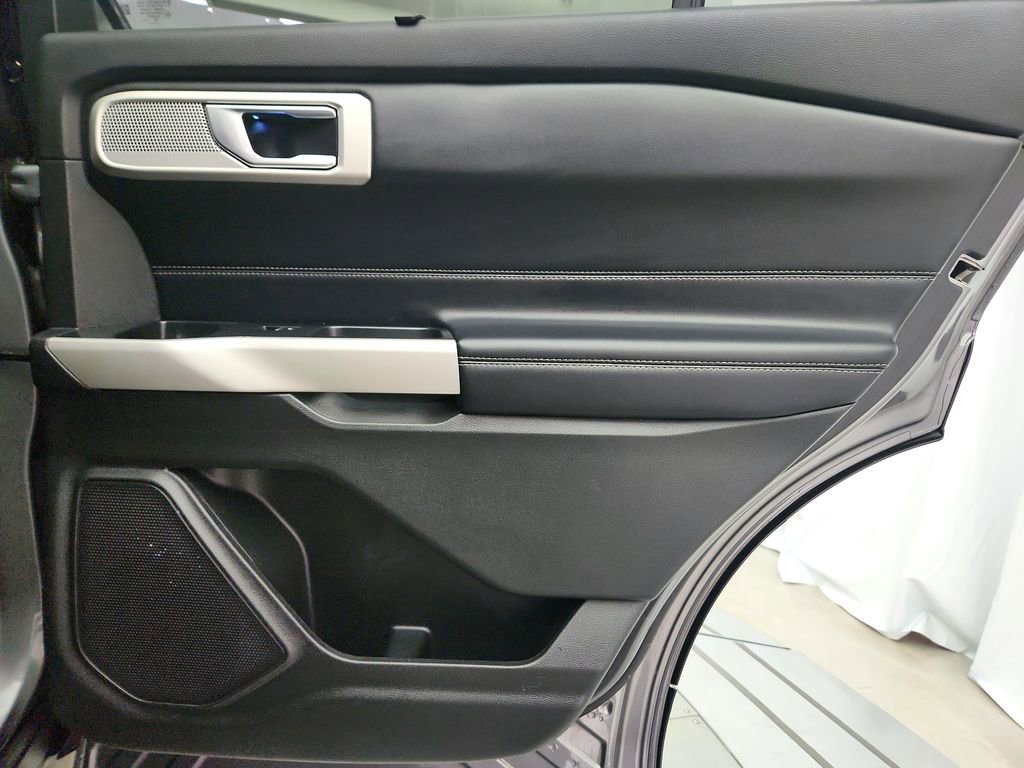 Used 2021 Ford Explorer Limited image 38