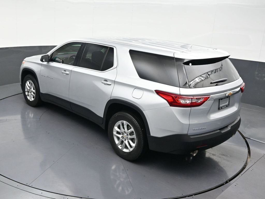 Used 2021 Chevrolet Traverse LS image 18