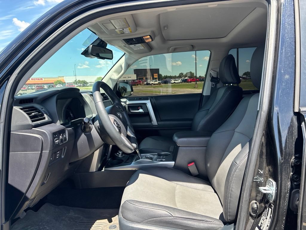 Used 2021 Toyota 4Runner SR5 Premium w/ Moonroof Package AWD/4WD image 9