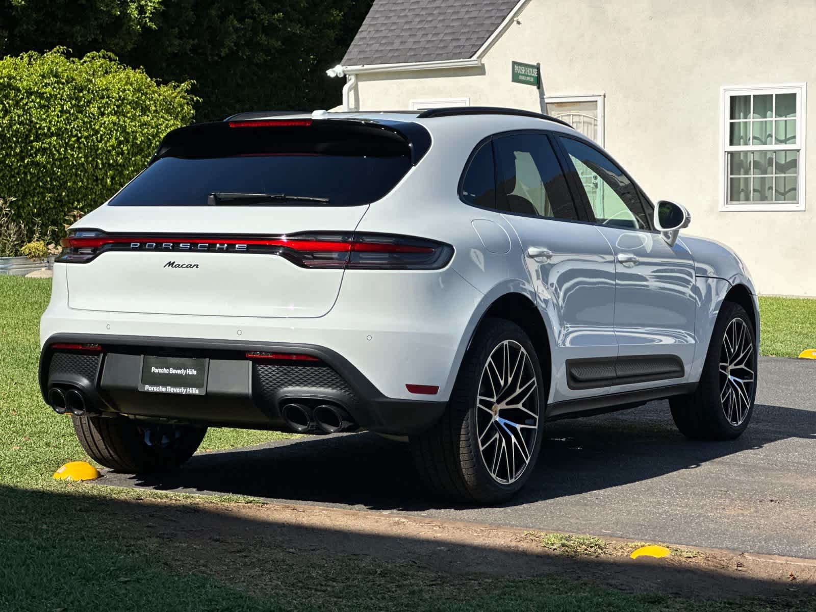 New 2026 Porsche Macan AWD/4WD image 8