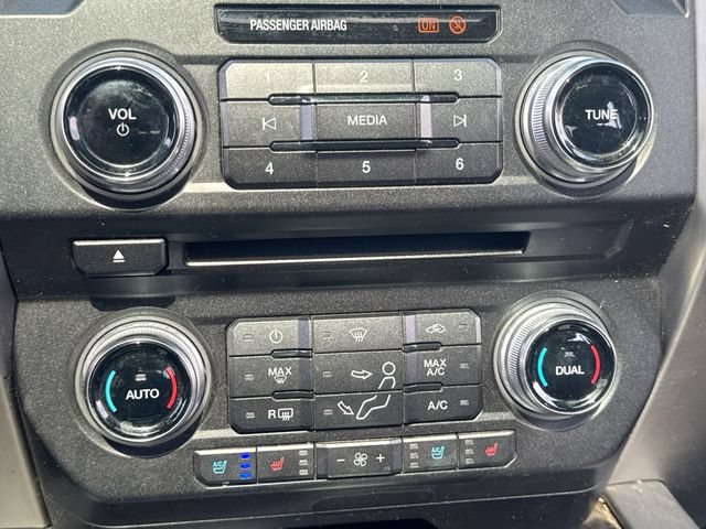 Used 2017 Ford F450 Platinum w/ Platinum Ultimate Package AWD/4WD image 19