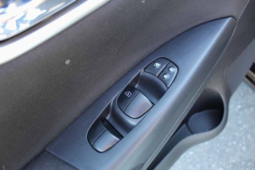 Used 2013 Nissan Sentra S FWD image 13