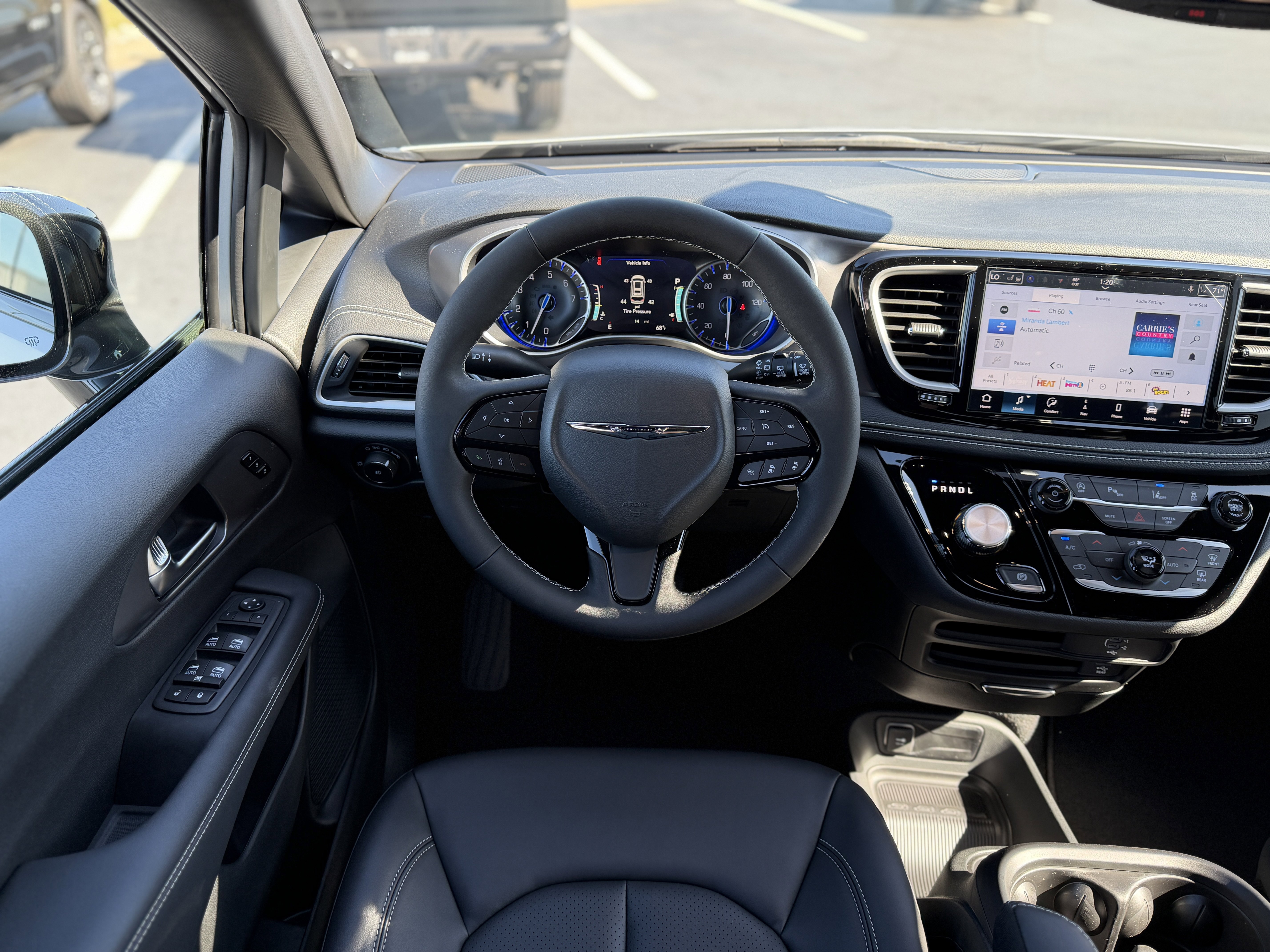 New 2026 Chrysler Pacifica Select image 14