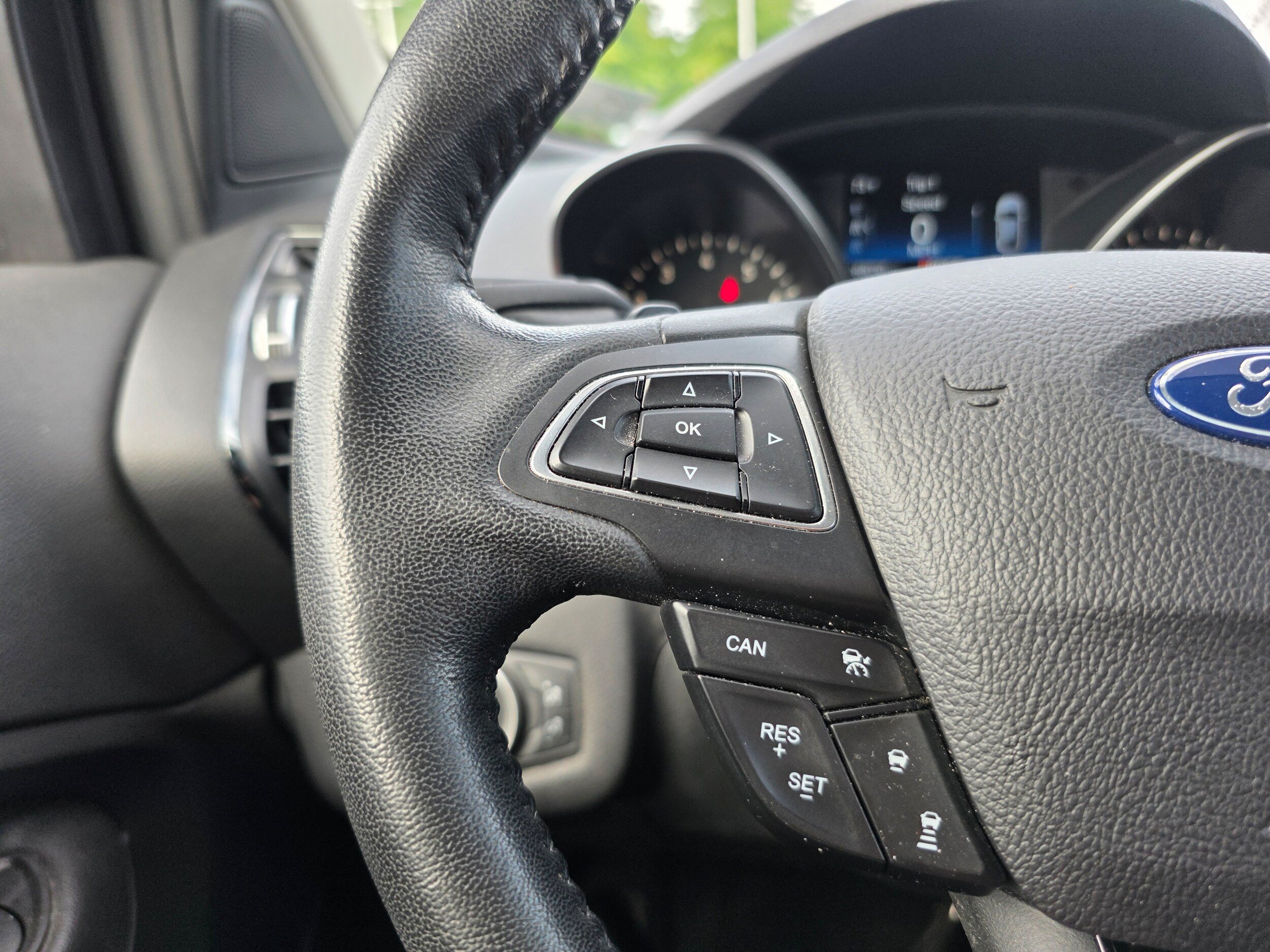Used 2018 Ford Escape Titanium w/ Ford Safe & Smart Package AWD/4WD image 13